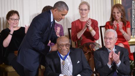 Then on November 24, 2014, US President Barack Obama awarded the Medal of Freedom to Sifford.