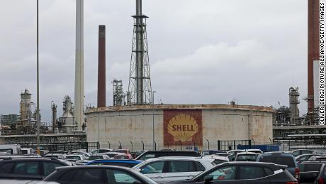 Shell no longer buys Russian oil and gas