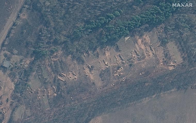 A satellite image shows an area where artillery batteries were previously seen.