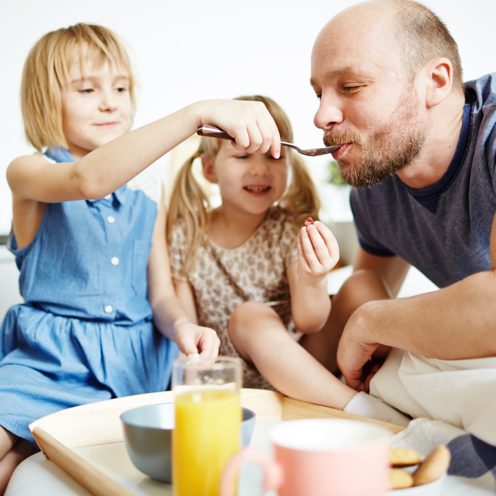 Father's Day 2022: Breakfast in bed is just the right way to start Father's Day. (Representative Image: Shutterstock)