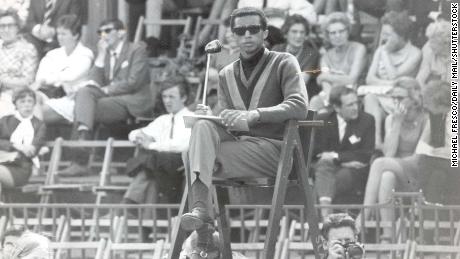 Arthur Ashe referees the Taylor-Emerson match at Queen's Club.