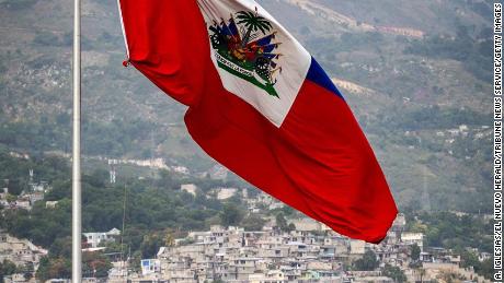 Thousands stuck without water in Haitian capital