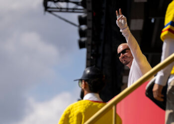 Place stars in the sky with a resting stage